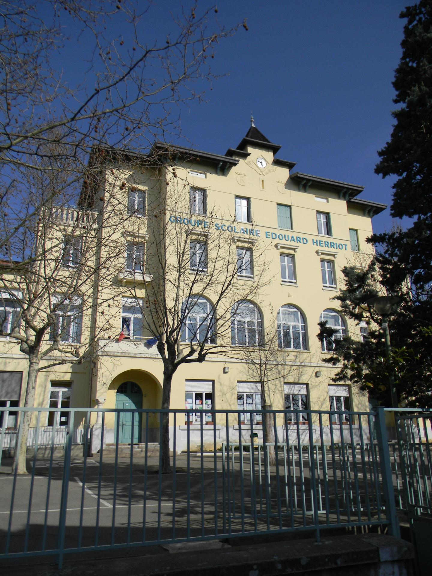 Caluire groupe scolaire edouard herriot